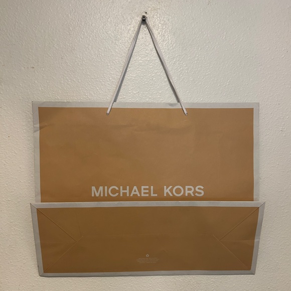 MICHAEL KORS XL Shopping Bag Tan 19 x 15  x 7” - Picture 2 of 6